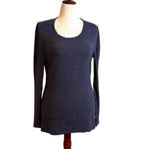 CAbi top Wonder Tee Clair navy & gray mini stripes scoop neck thumb holes Sz M
